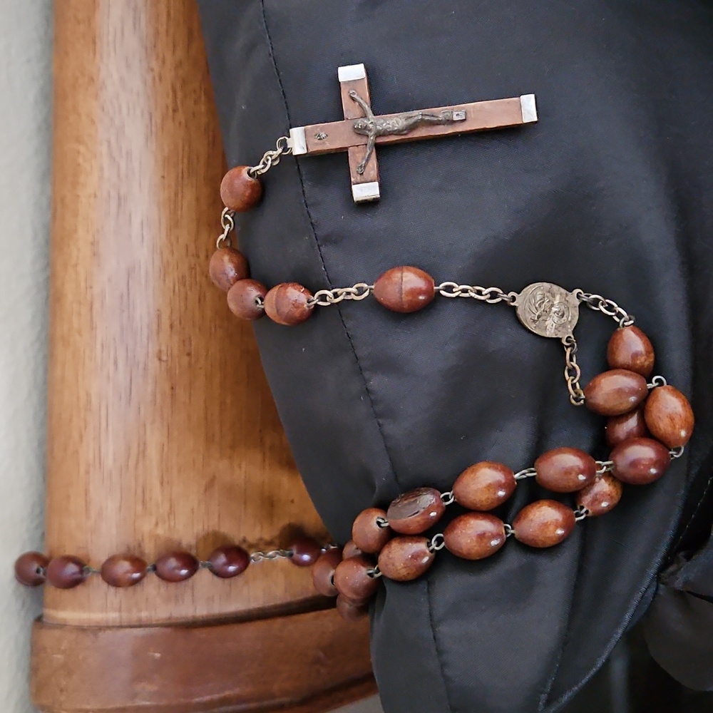 Rosary Prayer Bed Wooden Beads with Silver Tone Crucifix Italy Antique